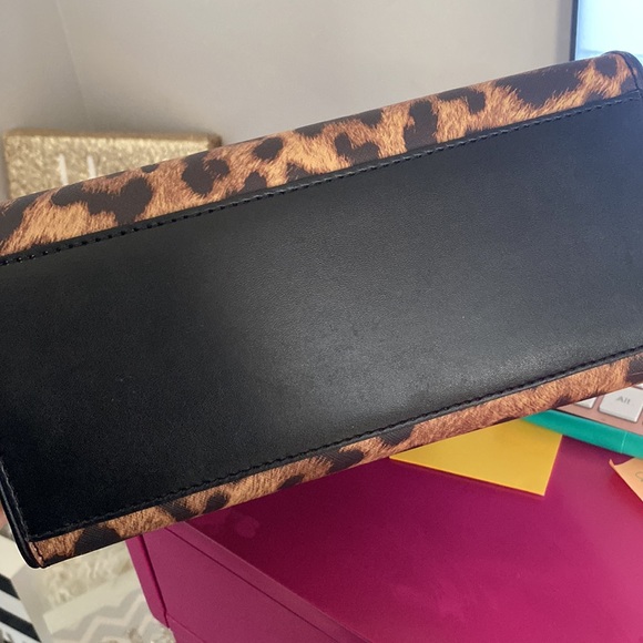 💥💥💥SPECIAL PRICE💥💥💥 Michael Kors Small Leopard Satchel - Picture 3 of 5